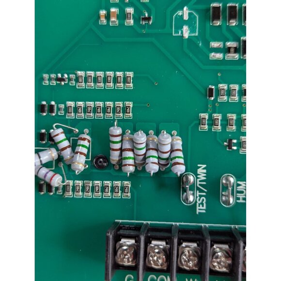 Unbranded Furnace Control Circuit Board F8005030 V1.3 - Picture 3 of 5